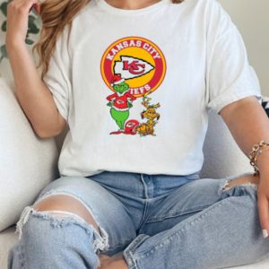 Grinch And Max Kansas City Chiefs Merry Christmas 2024 T-Shirt Classic Women's T-shirt