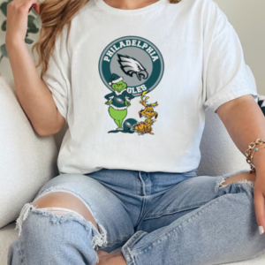 Grinch And Max Philadelphia Eagles Merry Christmas 2024 T-Shirt Classic Women's T-shirt