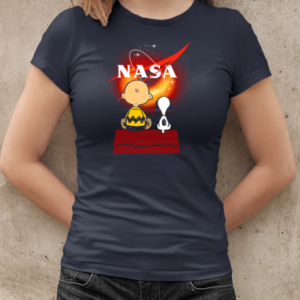 Peanuts Charlie Brown And Snoopy NASA T-Shirt Classic Women's T-shirt